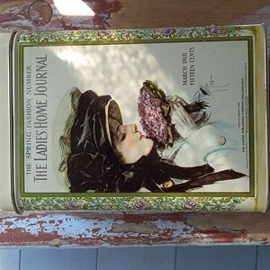 Vintage Advertising Cookieor Cracker Tin